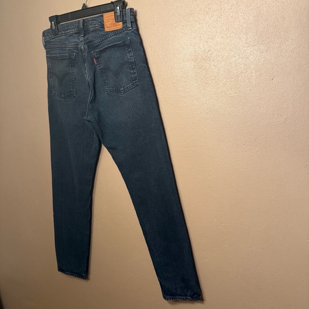 Levi's Wedgie Straight Leg Jeans in Leisure Time Tonight Size 27 Classic Denim - Picture 12 of 16